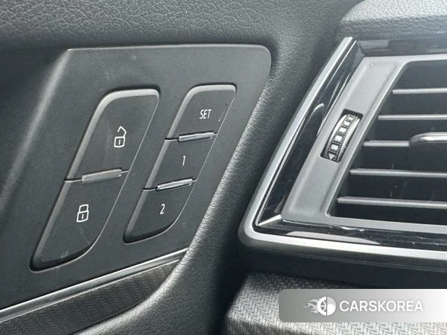 Audi Q5L Sportback id 4320698 из Китая 16