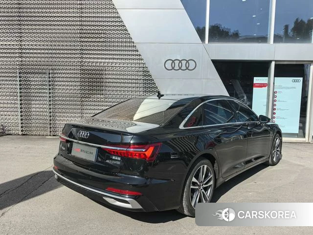 Audi A6L id 4260909 из Китая 12