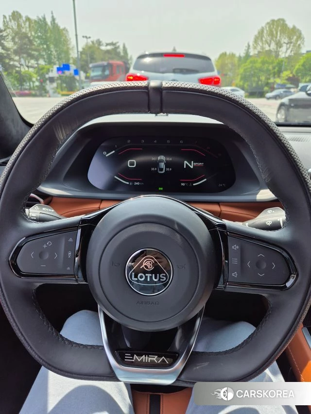 Lotus Emira id 4381335 из Кореи 18