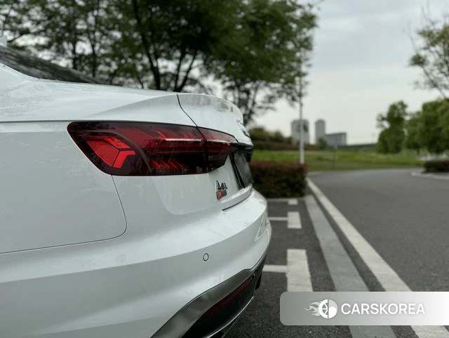 Audi A4L id 4260592 из Китая 23