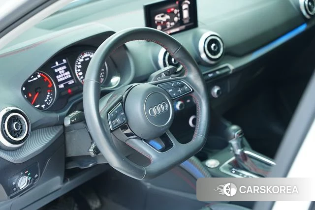 Audi Q2L id 4257359 из Китая 17