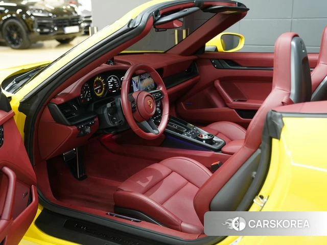 Porsche 911(992) id 4613039 из Кореи 18