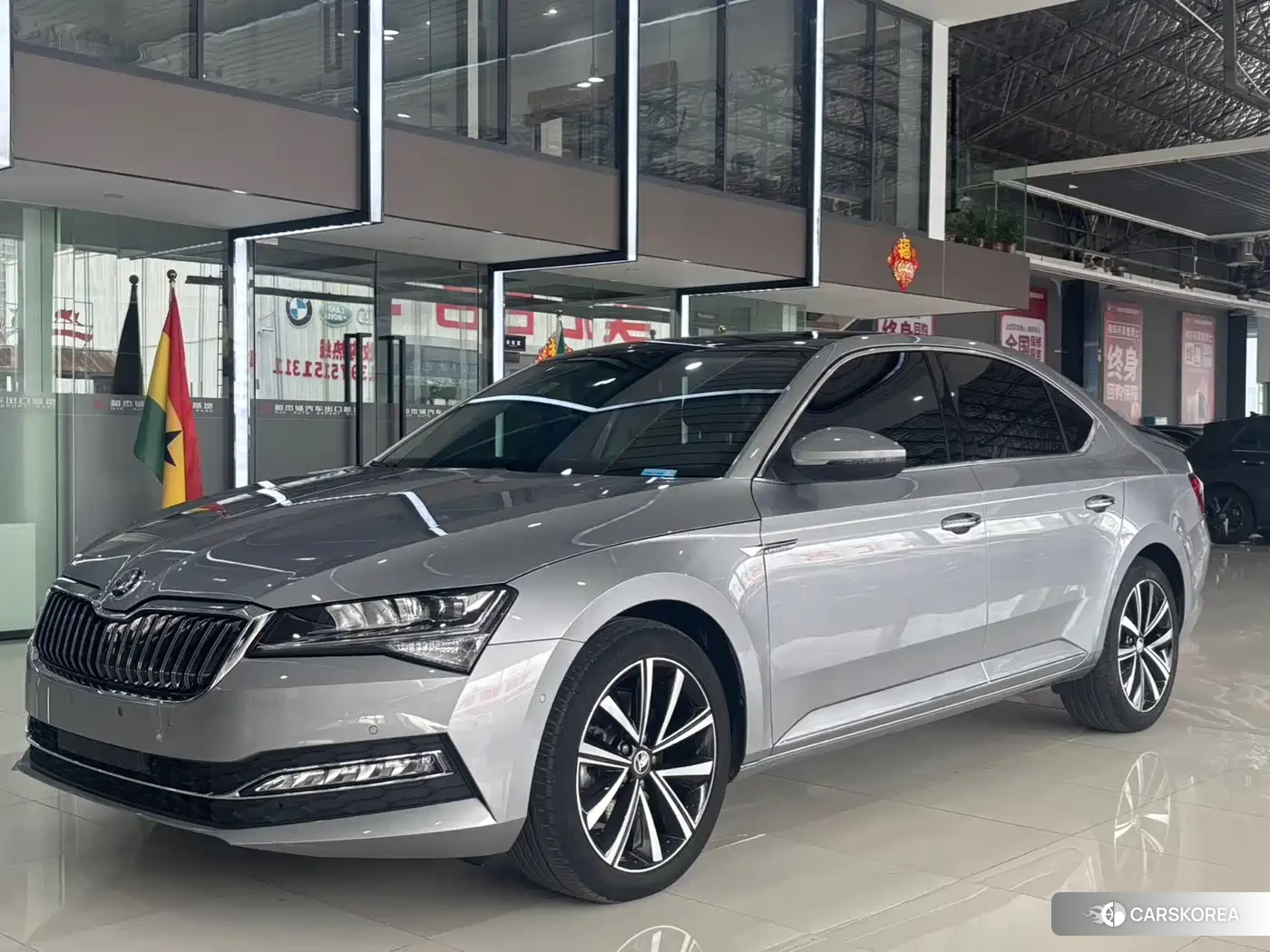 Skoda Superb id 4681197 из Китая 9