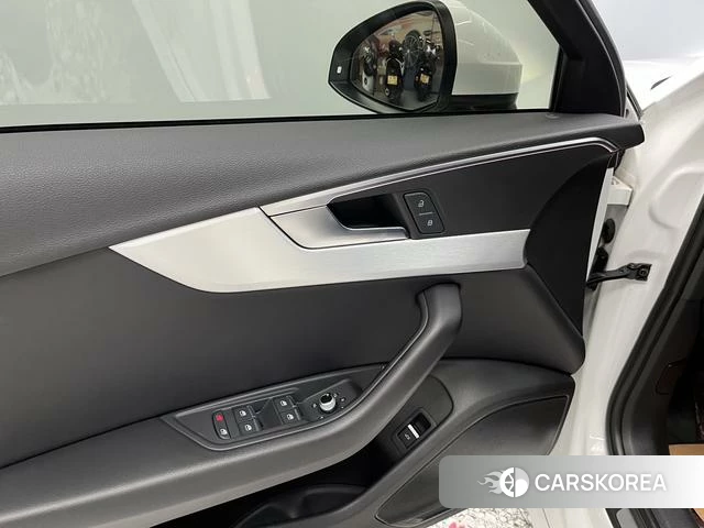 Audi A4L id 4291063 из Китая 16
