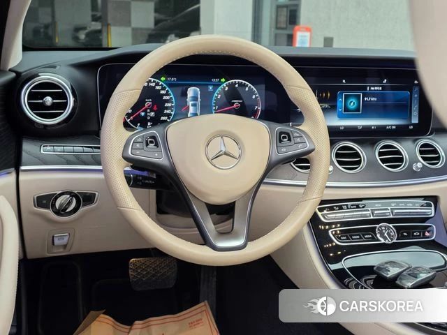 Mercedes-Benz E-Class W213 id 3861628 из Кореи 18