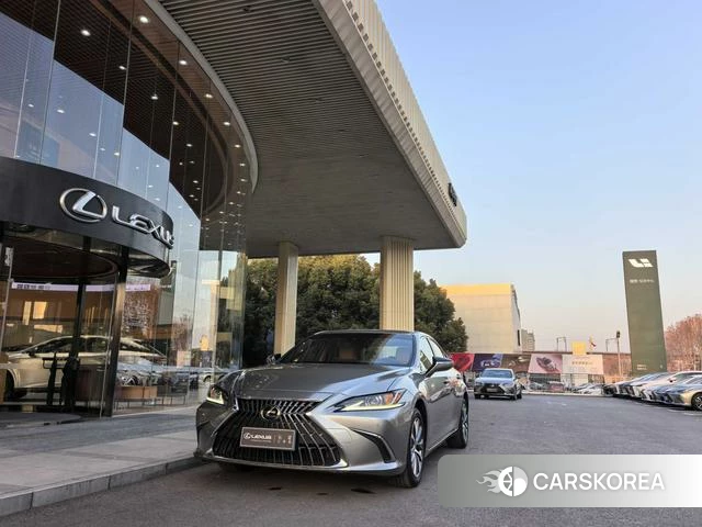 Lexus ES id 4290404 из Китая 14