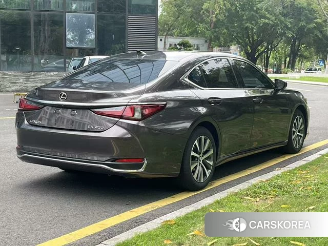 Lexus ES id 4291275 из Китая 8
