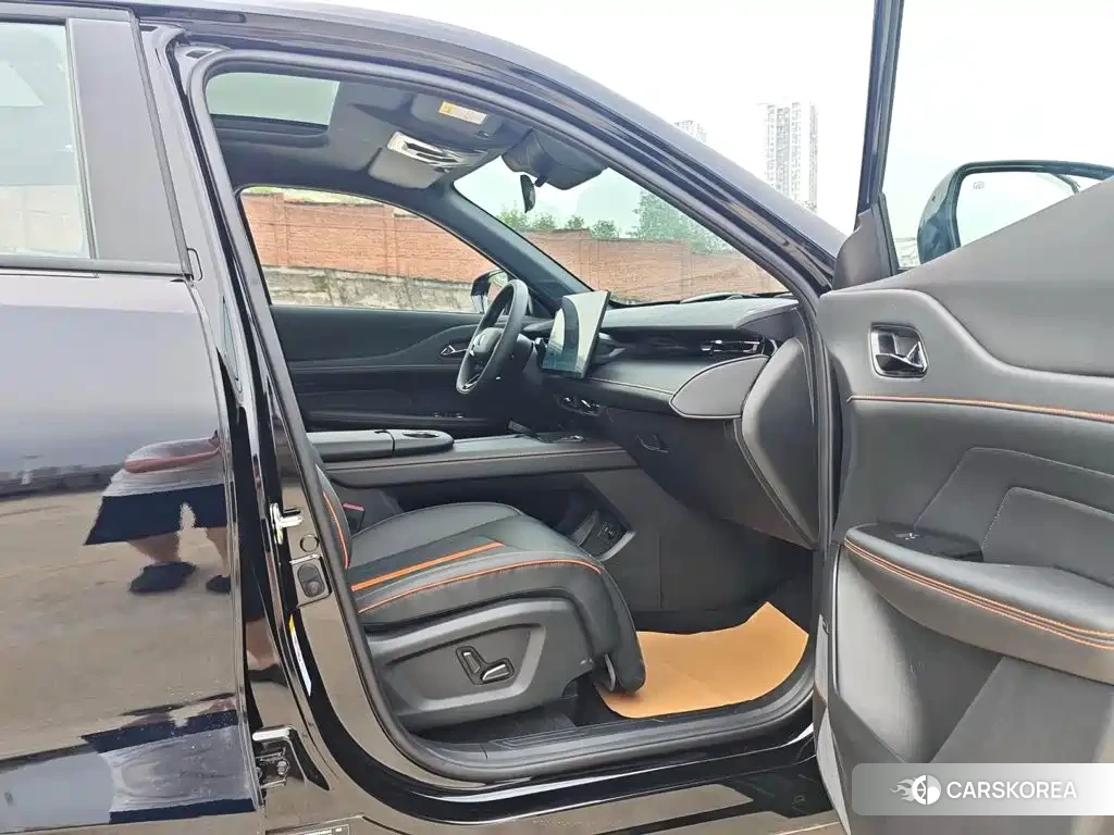Chang'an UNI-Z New Energy id 4659798 из Китая 9