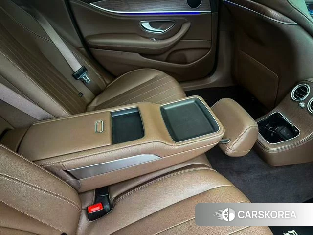 Mercedes-Benz E-class PHEV id 4265781 из Китая 21