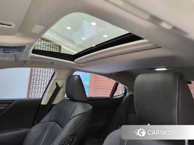 Lexus ES300h 7th generation id 3732471 из Кореи 13