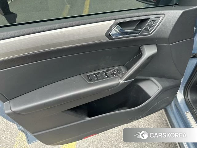 Volkswagen Touran L id 4238919 из Китая 15