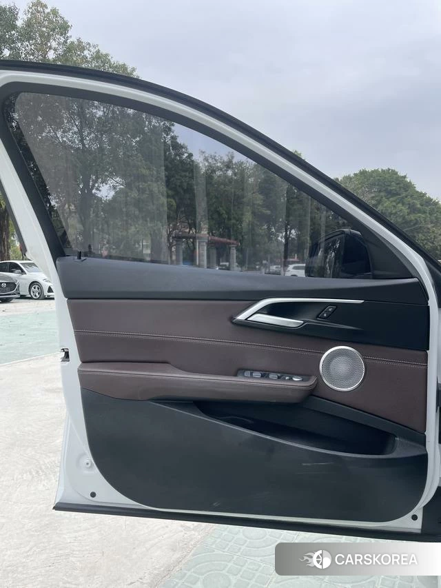 BMW 1 series id 4260570 из Китая 26