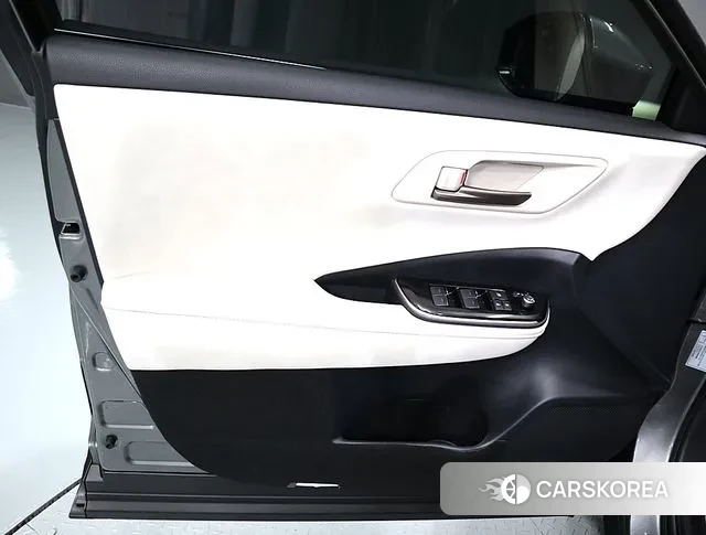 Toyota Crown Crossover id 2930086 из Кореи 18