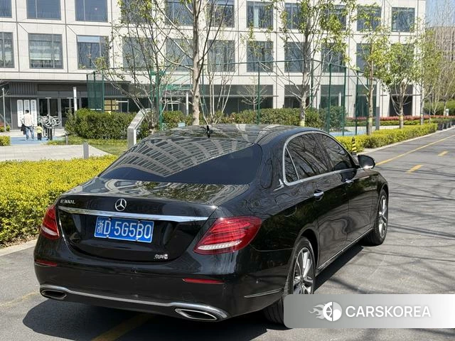 Mercedes-Benz E-class id 3895956 из Китая 8