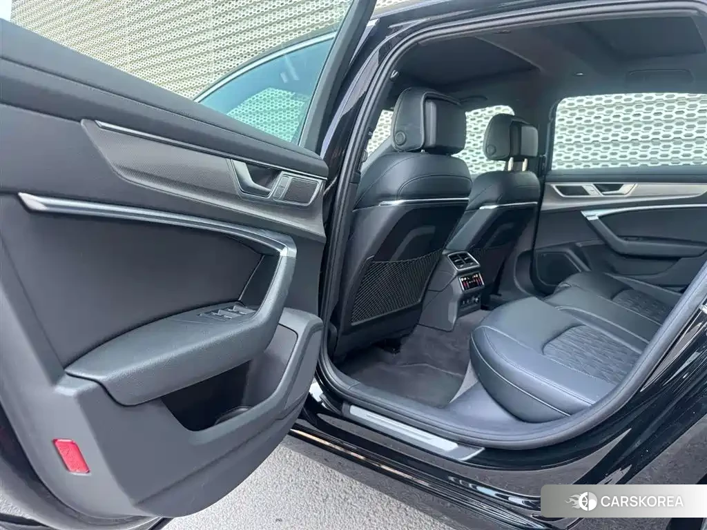 Audi A6L id 4547569 из Китая 14