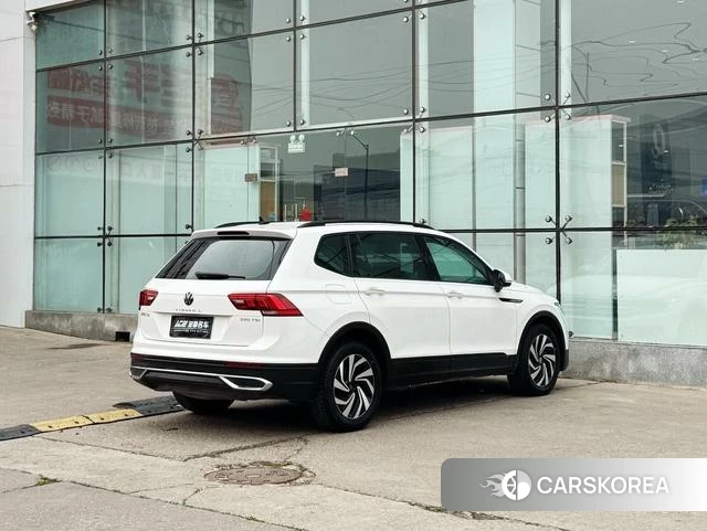 Volkswagen Tiguan L id 4208576 из Китая 18