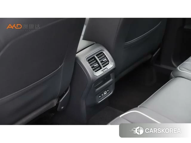 Volkswagen Tiguan L id 4259747 из Китая 8