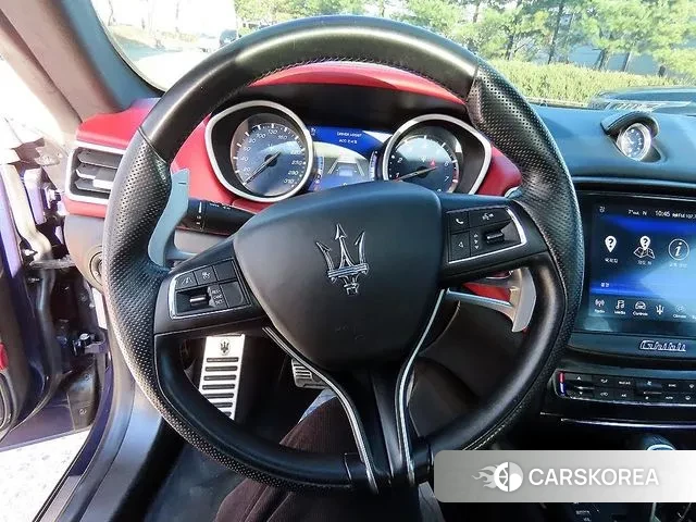 Maserati Ghibli id 3460131 из Кореи 18
