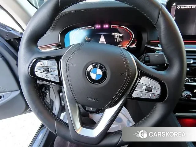 BMW 5 Series (G30) id 3606411 из Кореи 18