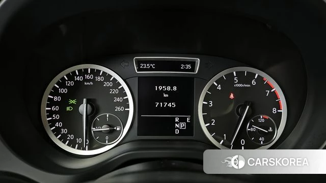 Infiniti Q30 id 4310778 из Кореи 27