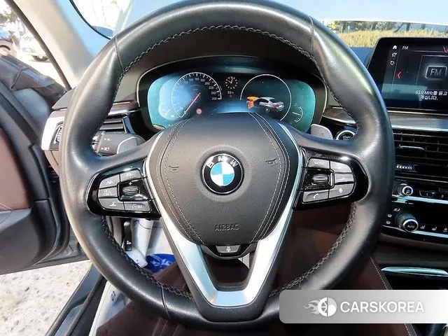 BMW 5 Series (G30) id 3709123 из Кореи 18