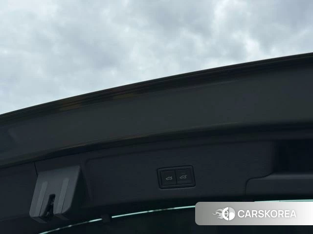 Volkswagen Touareg id 4335887 из Китая 12