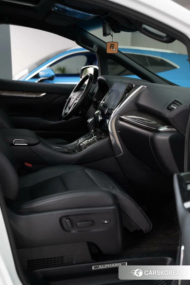 Toyota Elfa id 4335987 из Китая 17