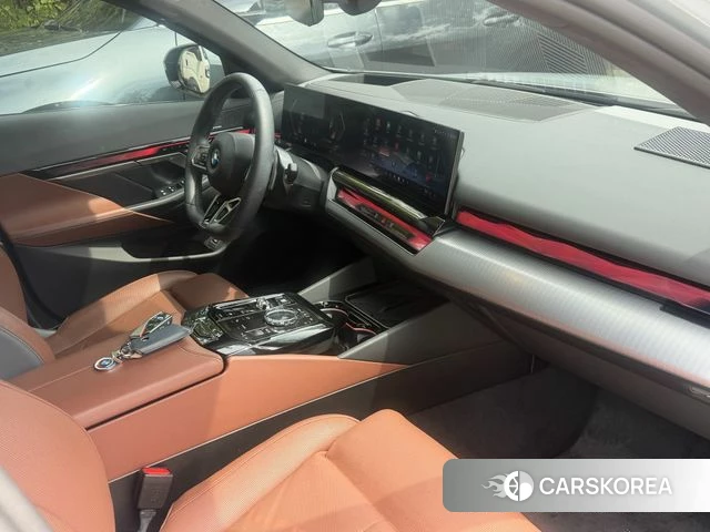 BMW 5 Series (G60) id 4576984 из Кореи 18