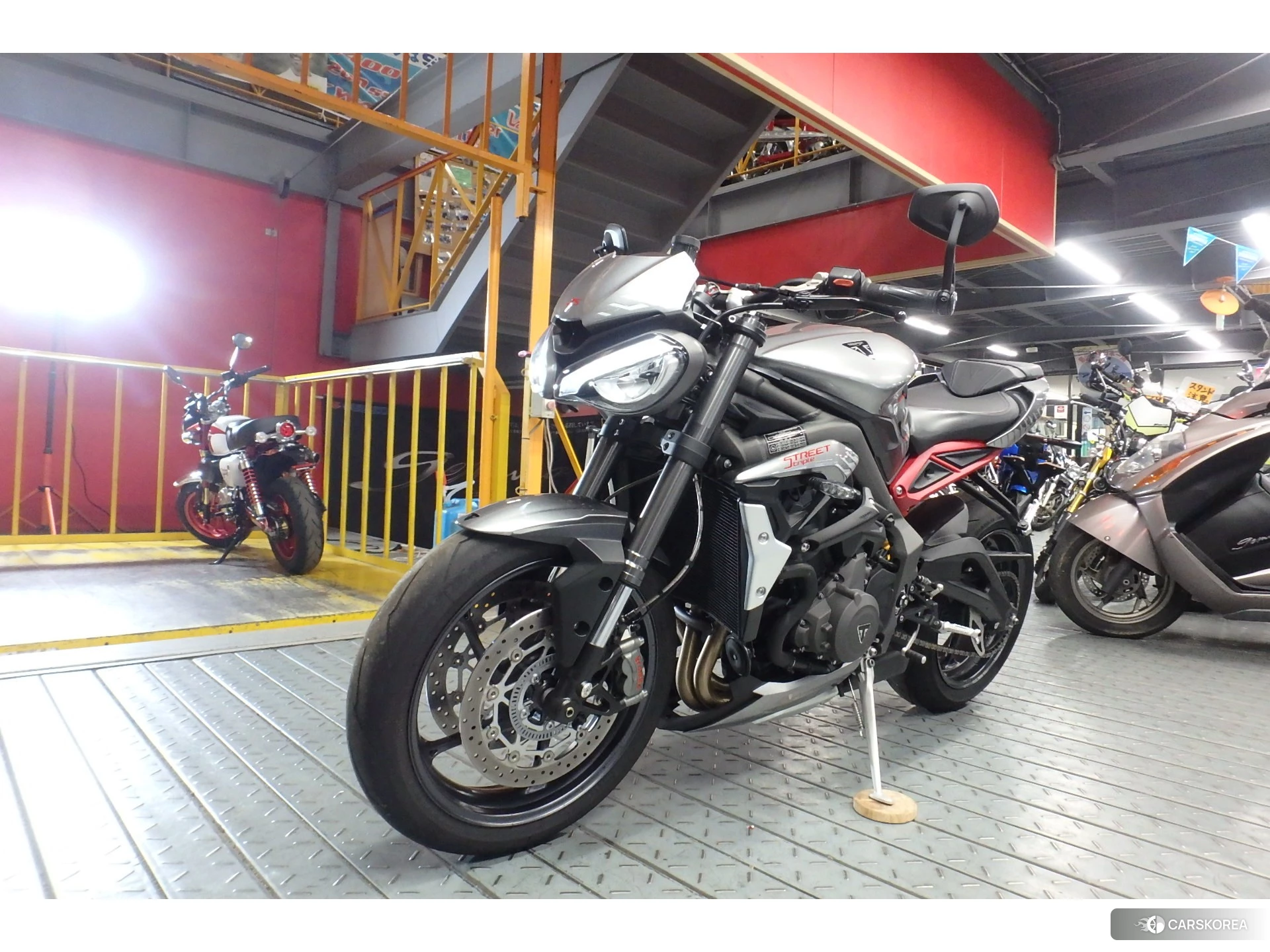 Triumph STREET TRIPLE 765 RS id 4352678 из Японии 15