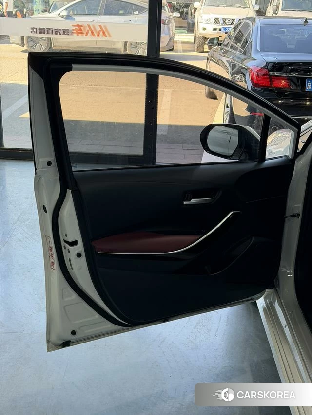 Toyota Corolla id 4278820 из Китая 18
