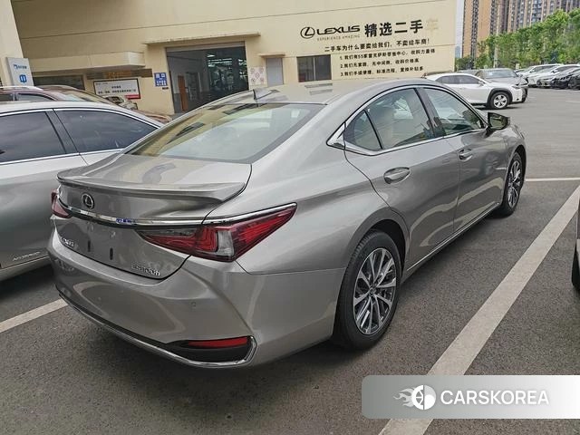 Lexus ES id 4342104 из Китая 10