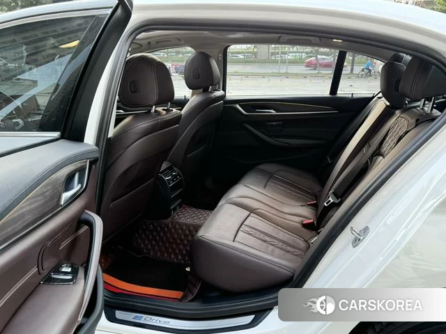 BMW 5 series PHEV id 4222130 из Китая 12