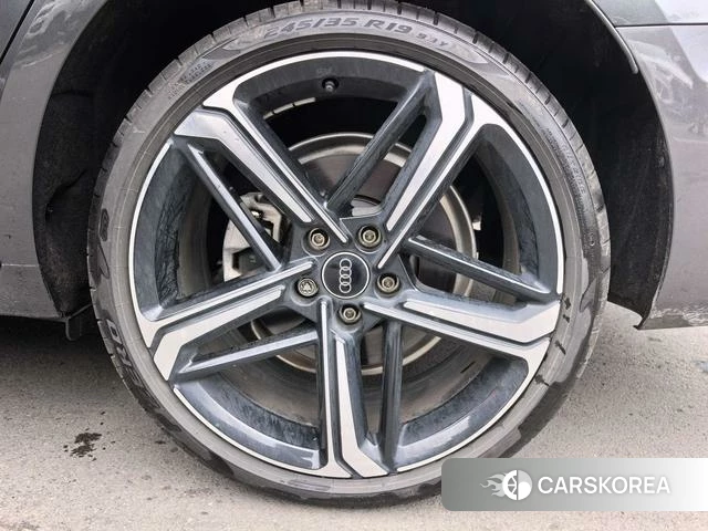 Audi A4L id 4275827 из Китая 12