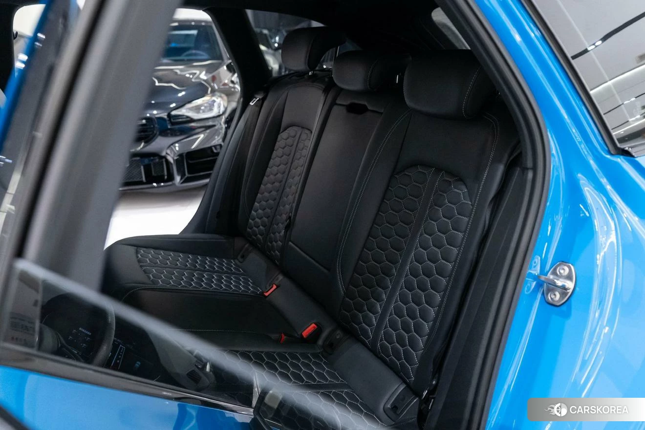 Audi RS 4 id 4413346 из Китая 8