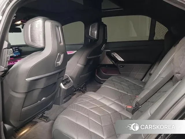 BMW 7 Series (G70) id 3377837 из Кореи 18