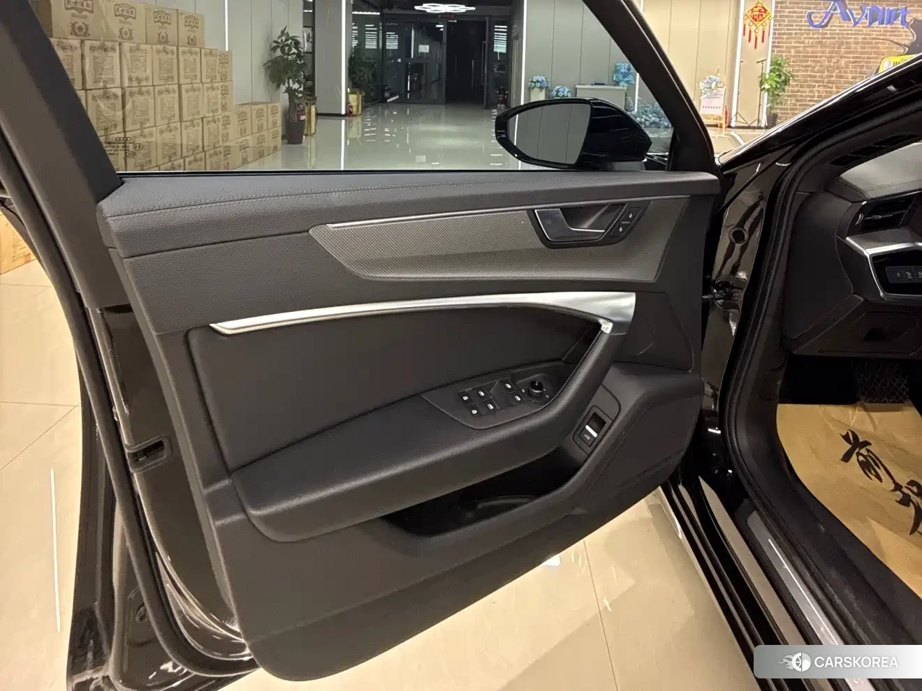 Audi A6L id 4545873 из Китая 28