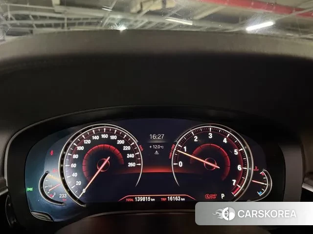 BMW 5 Series (G30) id 3703921 из Кореи 18