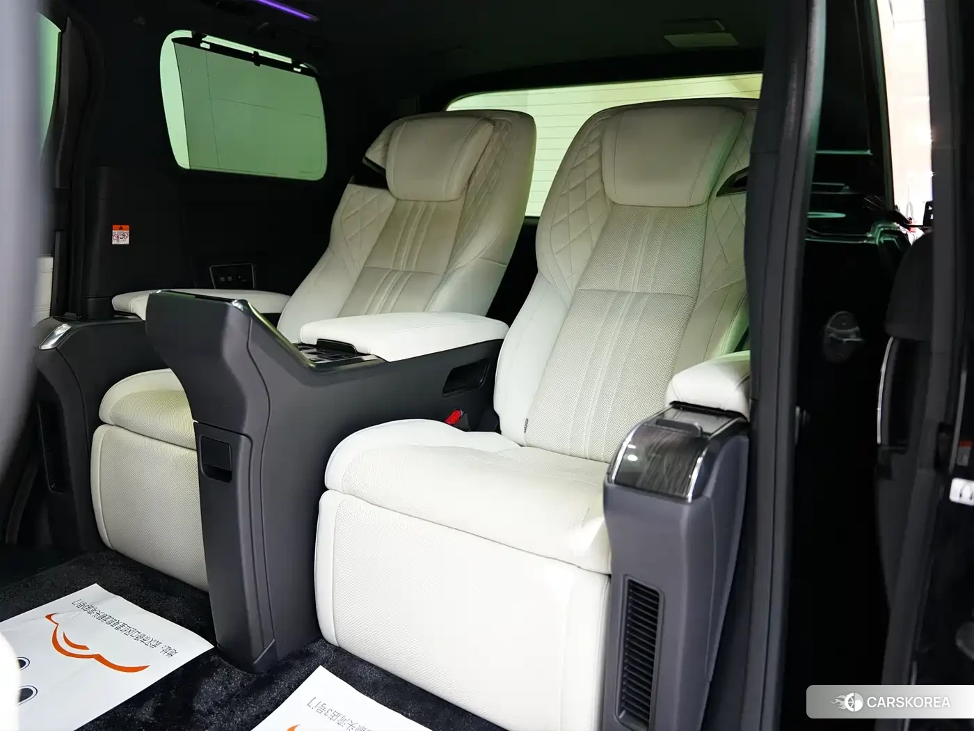 Lexus LM id 4559795 из Китая 20