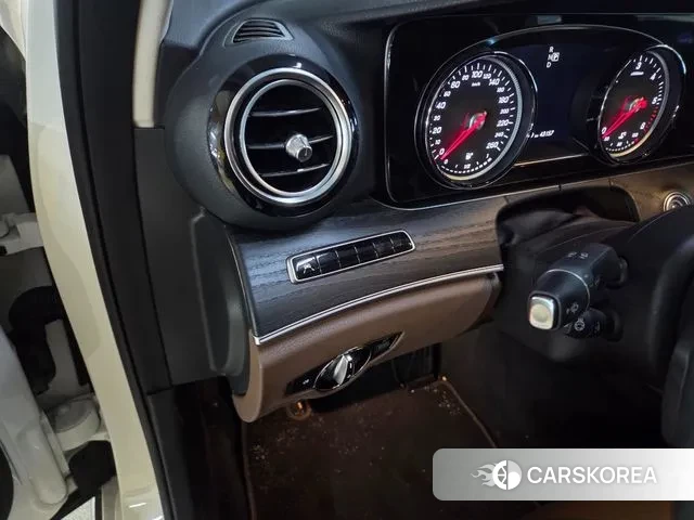 Mercedes-Benz E-Class W213 id 3291904 из Кореи 18