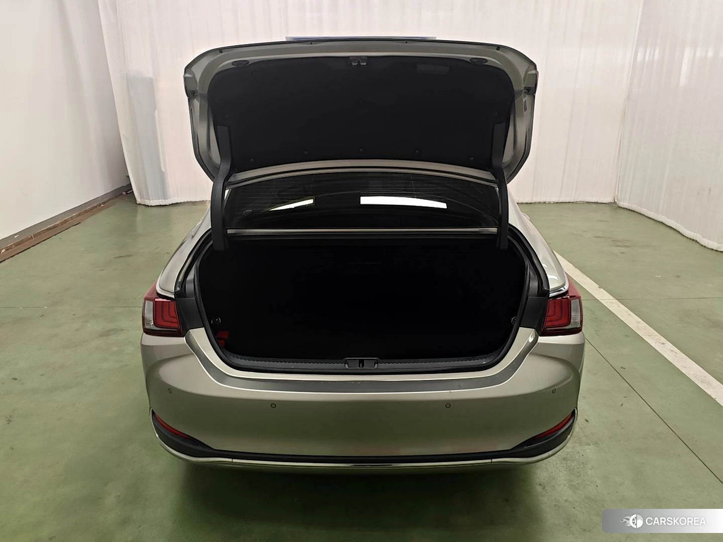 Lexus ES id 4454347 из Китая 18