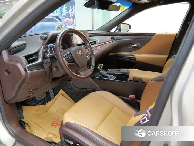 Lexus ES id 4368407 из Китая 16