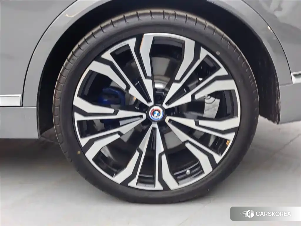 BMW X7 M60i id 4548235 из Китая 16