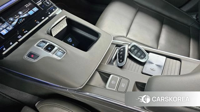 Hyundai The New Grandeur IG Hybrid id 4586763 из Кореи 32