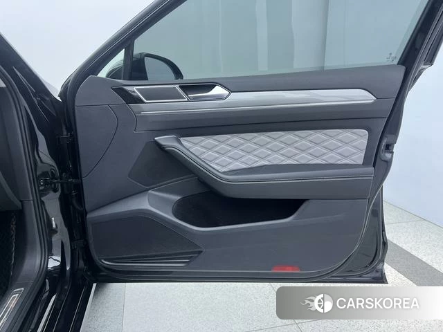 Volkswagen Magotan id 4263113 из Китая 26