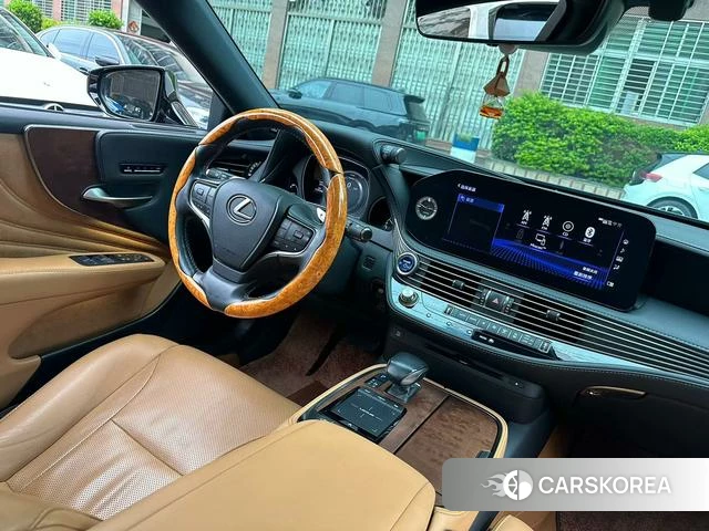 Lexus LS id 4335342 из Китая 8