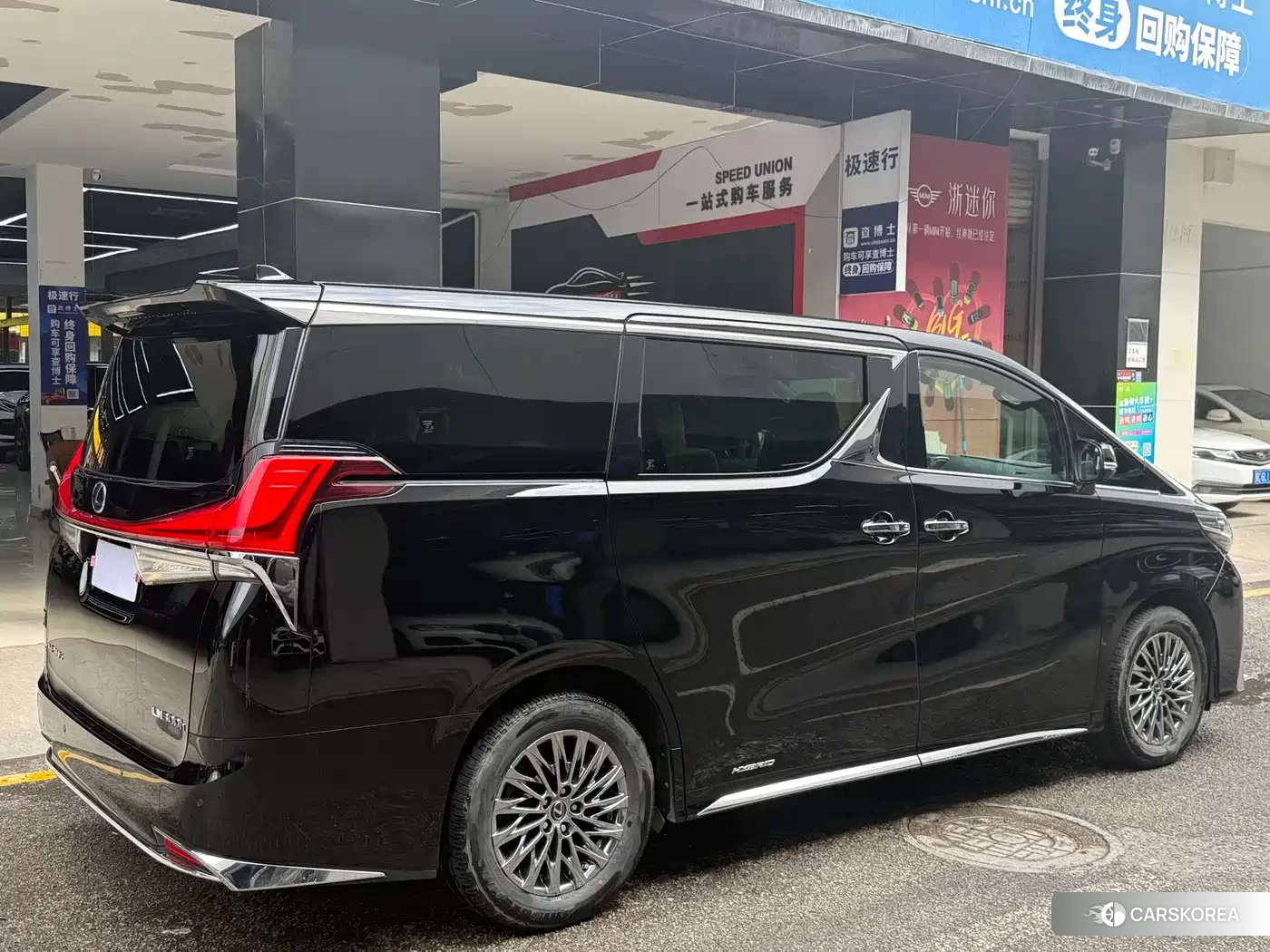 Lexus LM id 4577646 из Китая 13