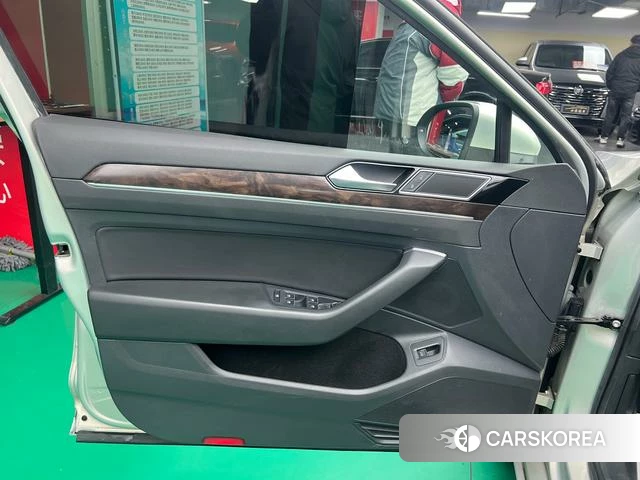 Volkswagen Magotan id 4208421 из Китая 12