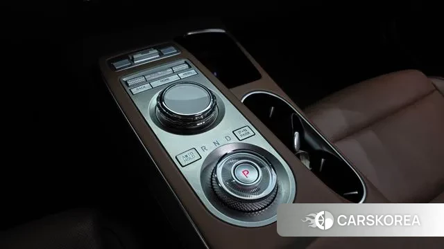 Genesis GV70 id 3043582 из Кореи 18