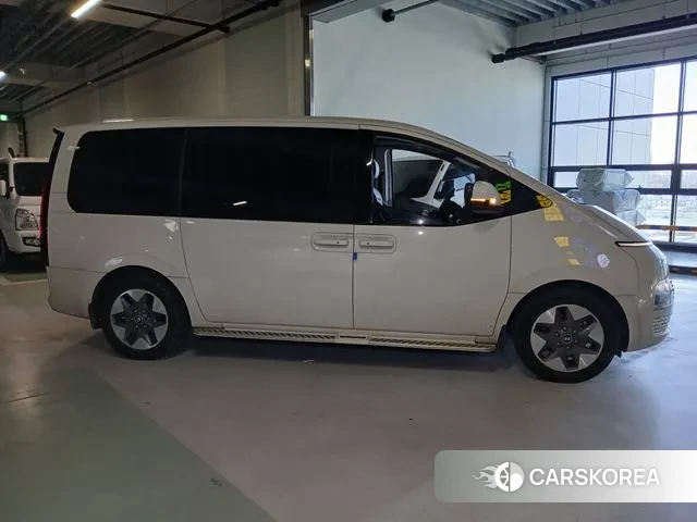 Hyundai Staria id 3517682 из Кореи 15