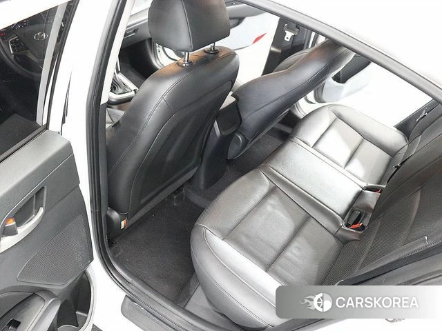 Hyundai Avante AD id 4502783 из Кореи 18